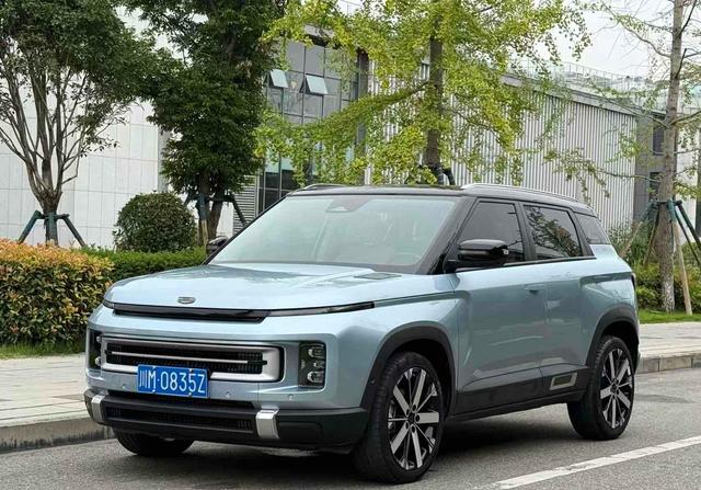 Geely ICON 2023 1.5TD Chocolate Mellow Edition