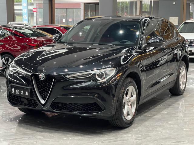 Stelvio Steinway 2017 2.0T 200HP Elite