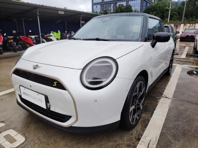 Electric MINI COOPER 2024 COOPER SE racer