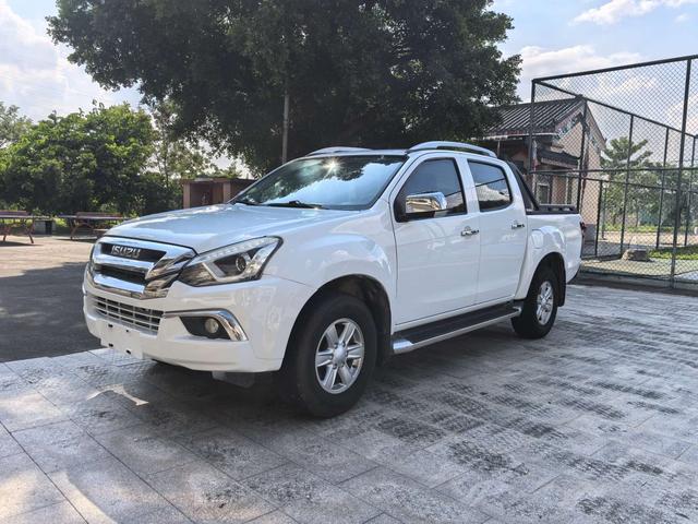 D-MAX 2019 3.0T four-wheel drive automatic ultra-luxury 4JJ1-TC HI