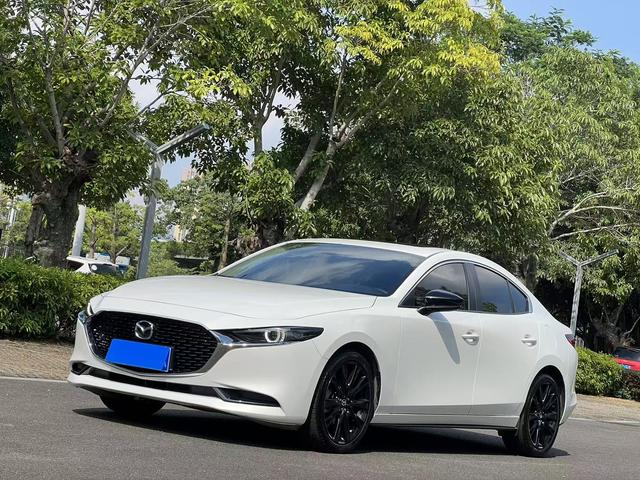 Mazda3 Enclave 2022 2.0L Automatic Premium Edition