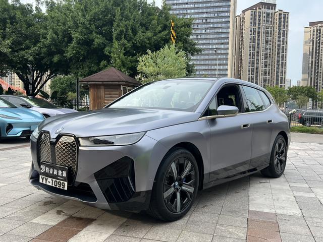 BMW iX 2022 xDrive40