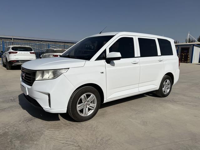 Wuling Hongguang PLUS 2019 1.5T manual Comfortable 7-seater