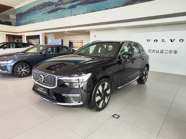 Volvo XC60 PHEV 2025 T8 four-wheel drive long battery life Zhiya Deluxe Edition