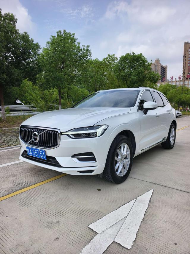 Volvo XC60 2018 T5 4WD Intelligent Edition