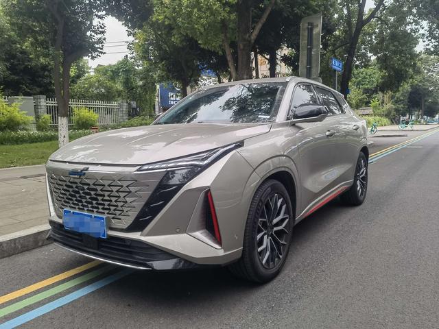 Changan Auchan Z6 2022 Blue Whale 1.5T DCT Intelligent Voyager