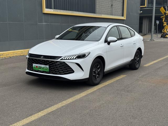 Qin PLUS DM 2025 Smart Driving Version DM-i 55KM leading Type