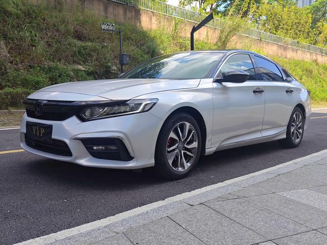Insignia 2019 260TURBO Exquisite Edition National VI