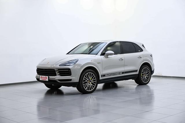 Cayenne E-Hybrid 2022 Cayenne E-Hybrid 2.0T Platinum Edition