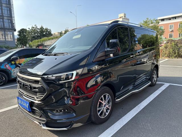 Touruiou 2022 2.0T automatic rear drive 7-seater original customized version