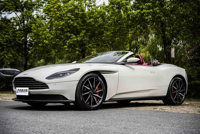 Aston Martin DB11 2019 4.0T V8 Volante