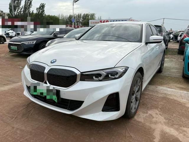 BMW i3 2025 eDrive 35 L