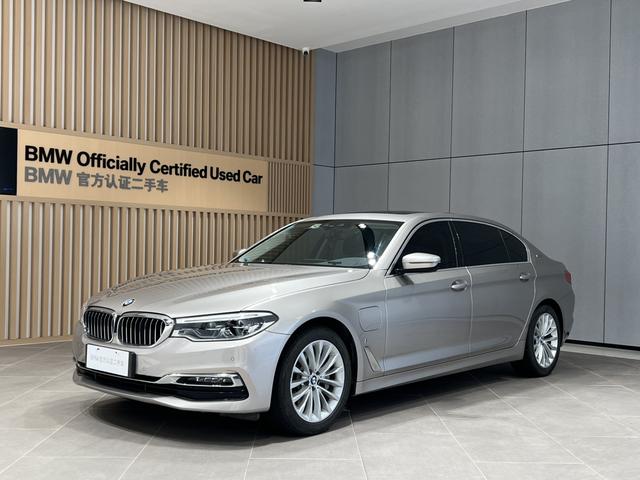 BMW 5 Series PHEV 2019 530Le Luxury Package