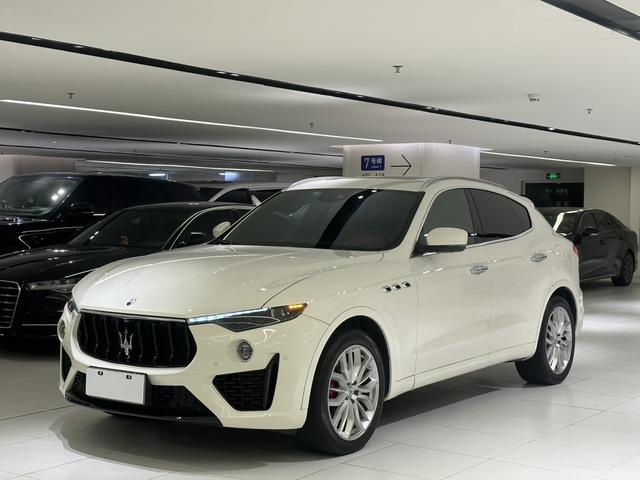 Levante 2022 3.0T Modena