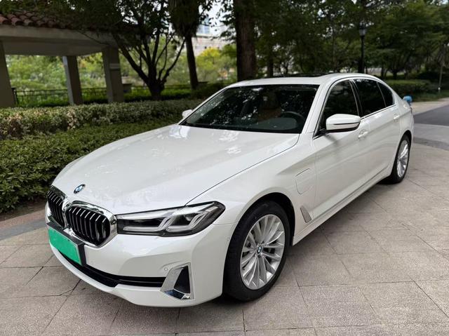 BMW 5 Series PHEV 2021 535Le Luxury Package