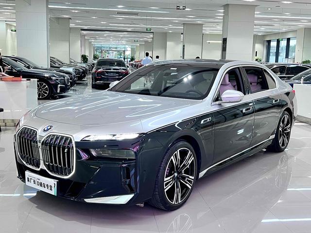 BMW i7 2023 xDrive60L M Sport Package
