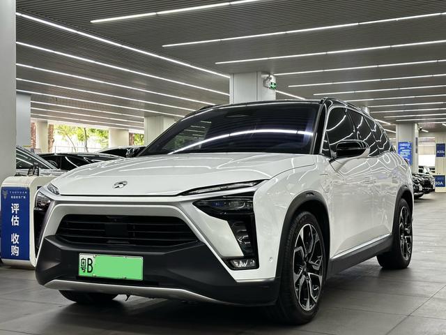 Azera ES8 2020 580KM Benchmark Edition 6-Seater