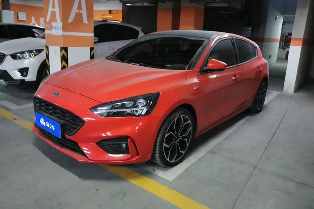 Focus 2020 2-Class EcoBoost 180 Auto ST Line