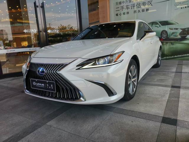 Lexus ES 2020 300h Excellence National VI
