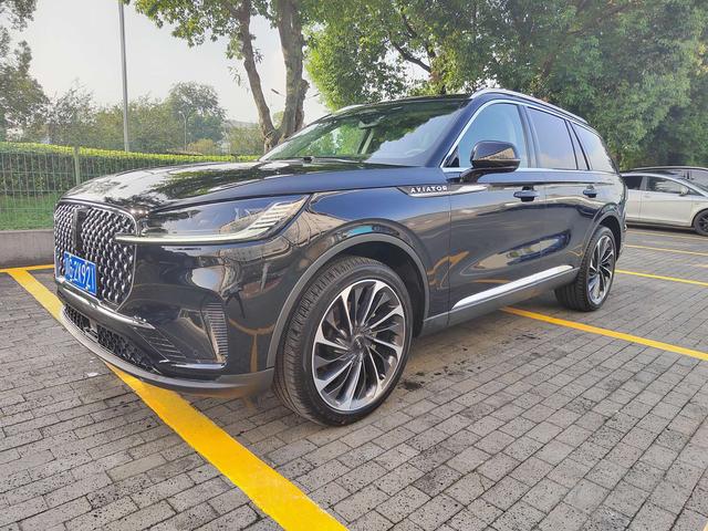 Flying Home 2024 3.0T V6 four-wheel drive luxury elegant six-seater