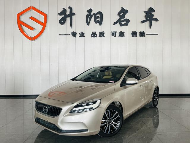 Volvo V40 2018 T3 Smart Edition
