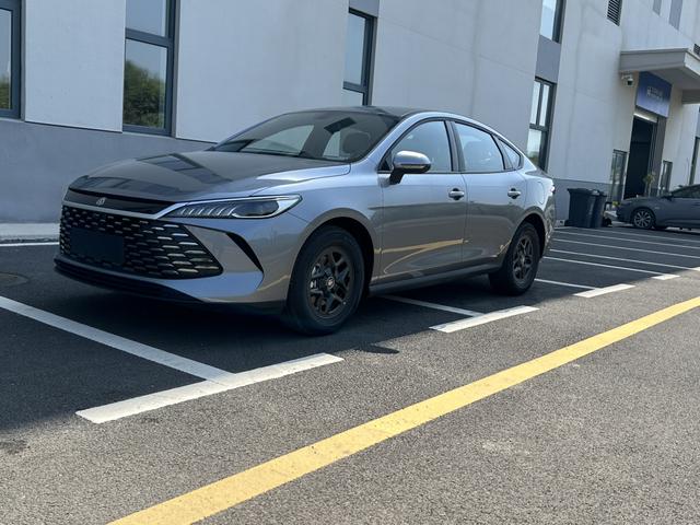 Qin PLUS DM 2025 Smart Driving Version DM-i 55KM leading Type