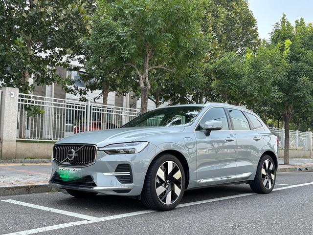 Volvo XC60 PHEV 2024 T8 four-wheel drive long battery life Zhiya Deluxe Edition