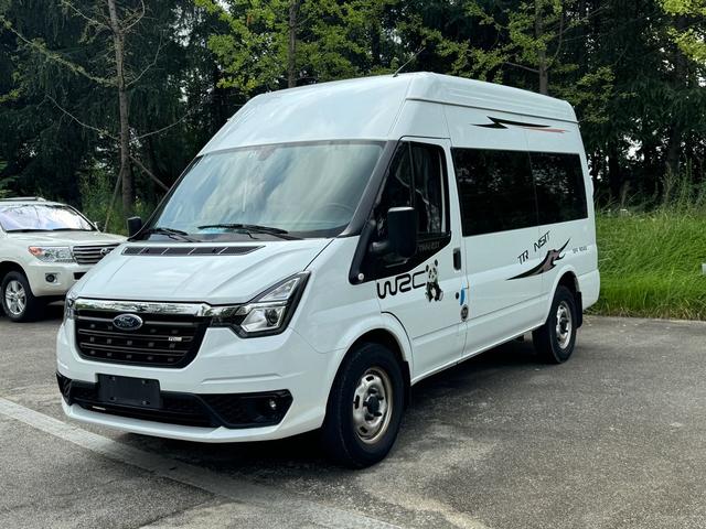 The new generation of Quanshun 2022 Pro 2.2T manual logistics vehicle with 7 seats in the middle axle and high top