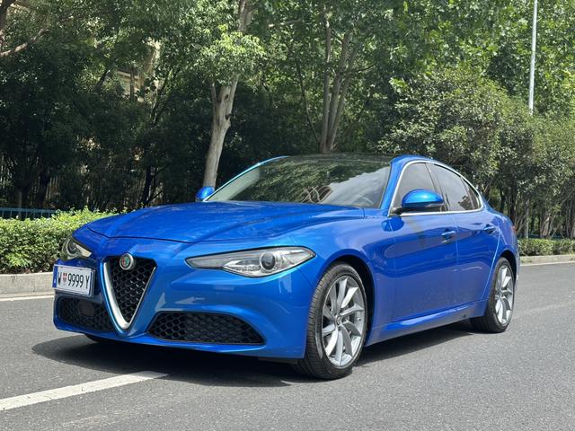 Giulia Giulia 2017 2.0T 200HP Luxury Edition