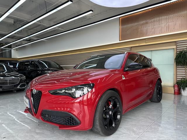 Stelvio Steinway 2017 2.0T 280HP Luxury Edition