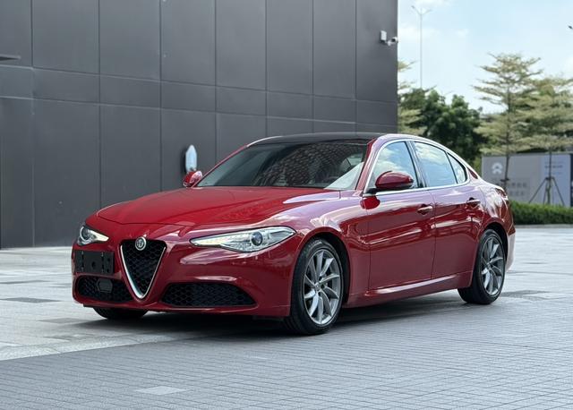 Giulia Giulia 2017 2.0T 200HP Luxury Edition