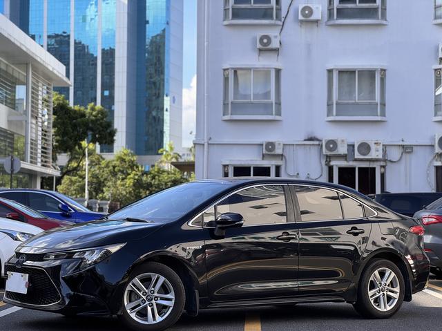 Regal 2019 Twin Engine 1.8H Deluxe National VI