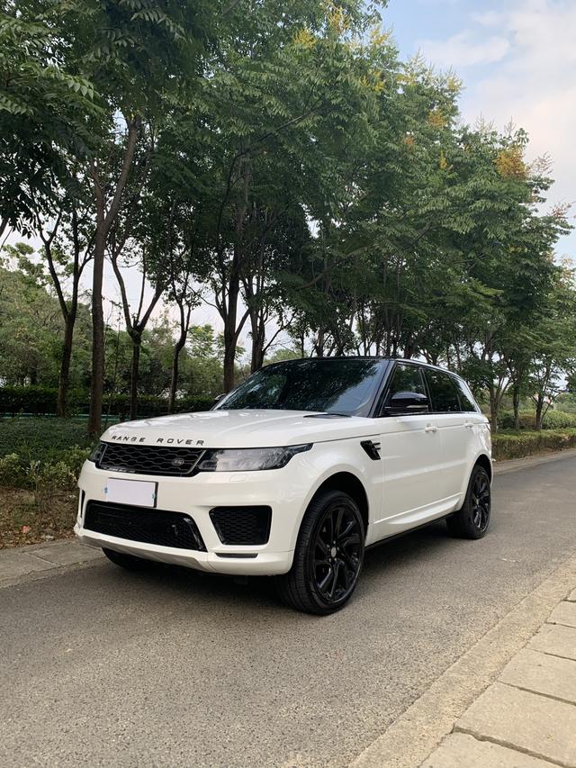 Range Rover Sport 2020 model 3.0 L6 HSE DYNAMIC