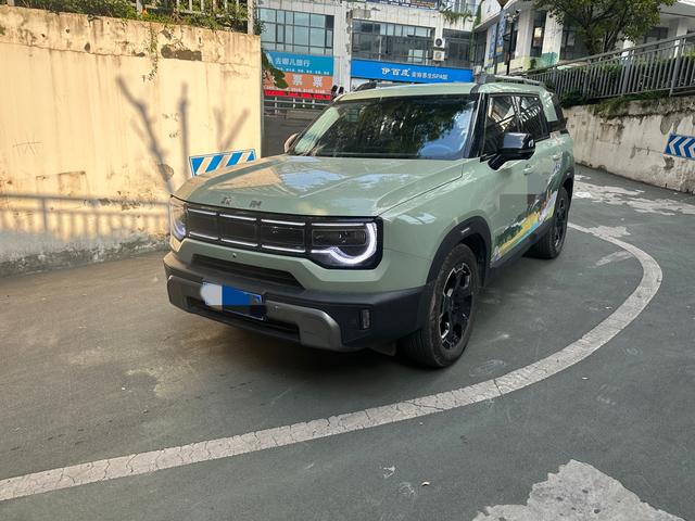 Beijing off-road BJ30 2024 1.5T DHT 4WD magic nuclear power drive Advanced Version