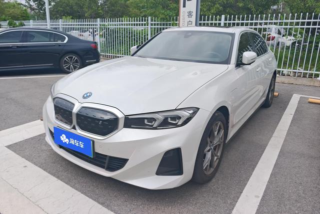 BMW i3 2022 eDrive 35 L