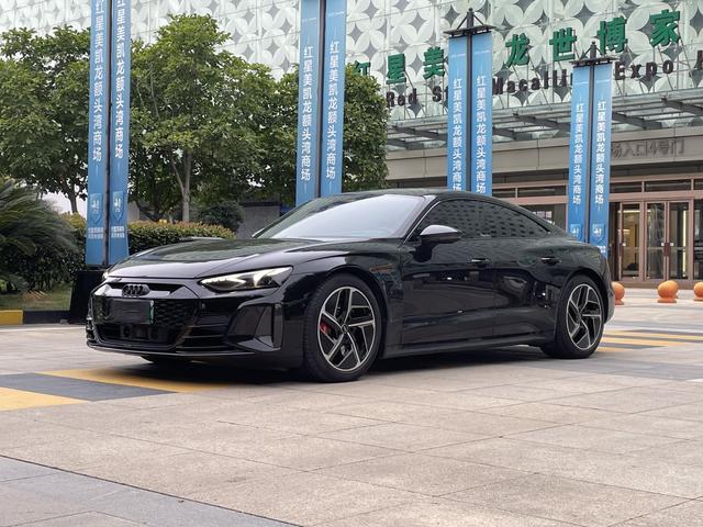 Audi RS e-tron GT 2023 base model