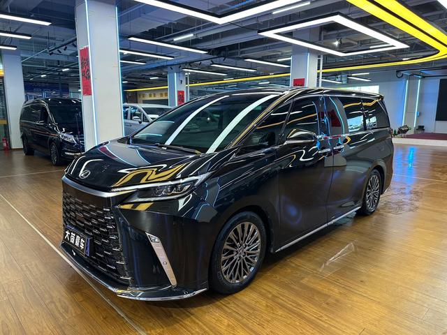 Lexus LM 2023 350h E-Four 7-seat Junior Edition