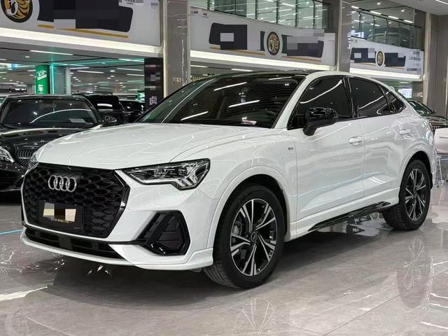 Audi Q3 Sportback 2022 40 TFSI RS Package Burnout