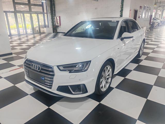 Audi A4L 2019 40 TFSI Style National V