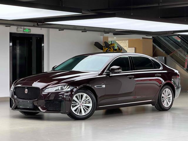 Jaguar XFL 2020 2.0T P200 2WD Race Flag Edition
