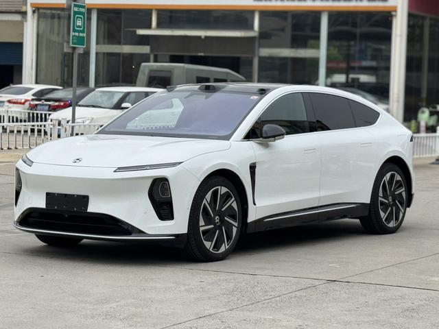 Модель Nio ET9 2025 мощностью 102 кВт*ч