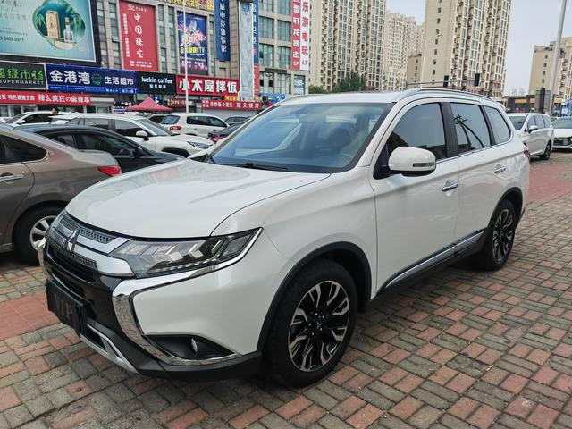 Outlander 2019 2.4L 4WD Peugeot 5-seat National V