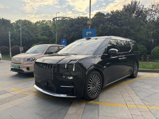 ZEEKR 009 2024 six-seater executive edition four-wheel drive 108kWh