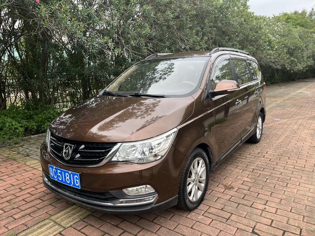 Baojun 730 2016 1.5L manual luxury 7-seater