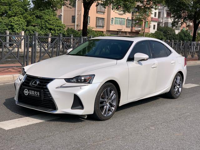 Lexus IS 2017 300 Leader