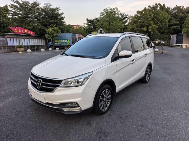 Baojun 730 2019 1.5T manual fashion type 7-seater national V
