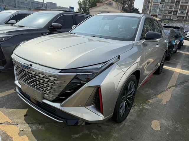 Changan Auchan Z6 2022 Blue Whale 1.5T DCT Intelligent Voyager