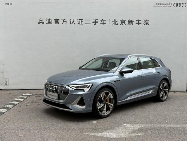 Audi e-tron 2021 50 quattro premium