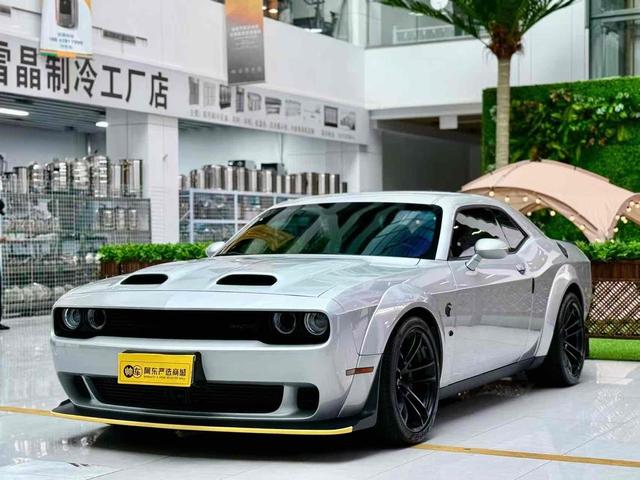 Challenger 2022 6.2T automatic rear drive 5-seater parallel import