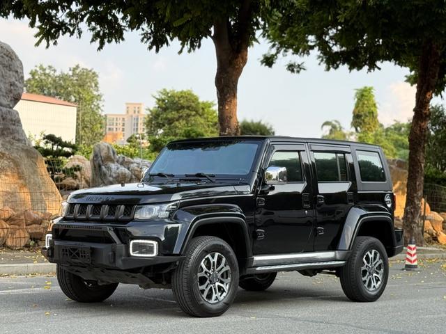 Beijing off-road BJ40 2020 2.0T automatic four-wheel drive City Hunter Edition Extreme type